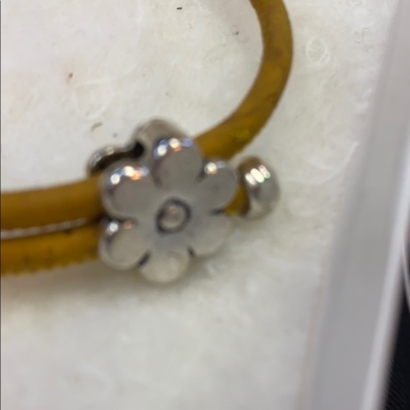 Acess - Picture 3 of 3